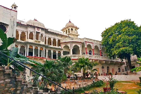 Darbargadh Poshina, Poshina