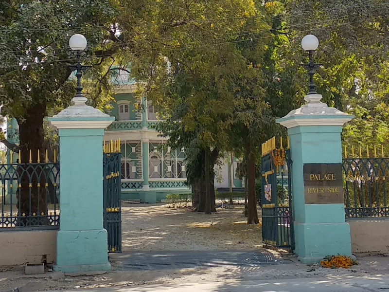 Riverside Palace