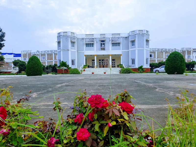 Dowlat Villas Palace