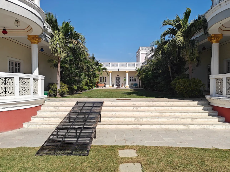 Dowlat Villas Palace