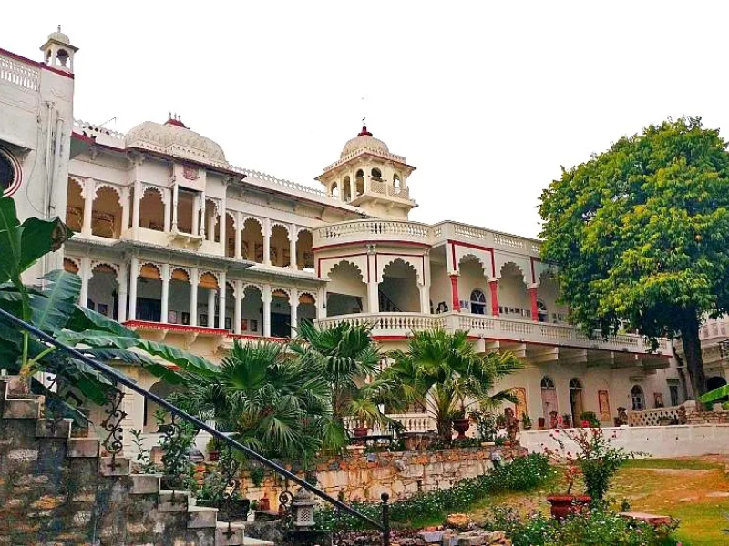 Darbargadh Poshina, Poshina